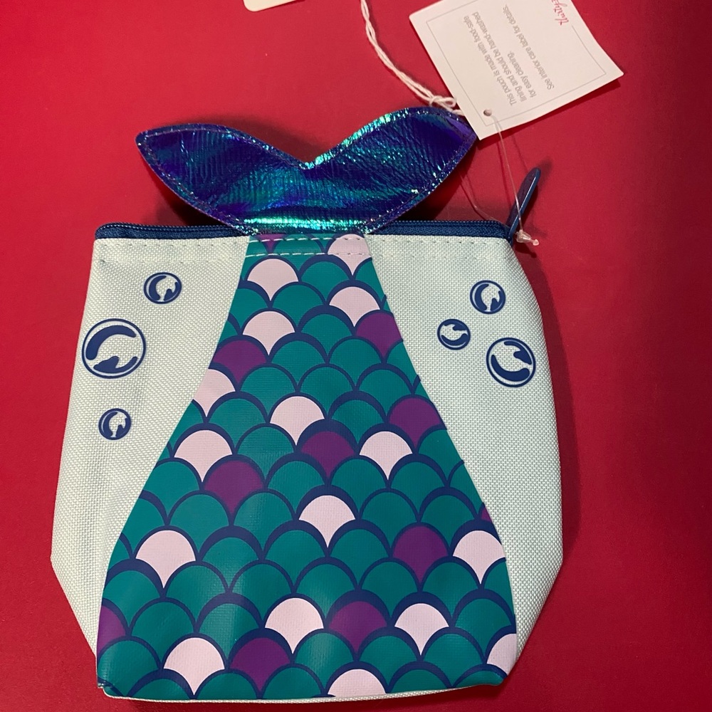 NWT SNACK AND GO POUCH